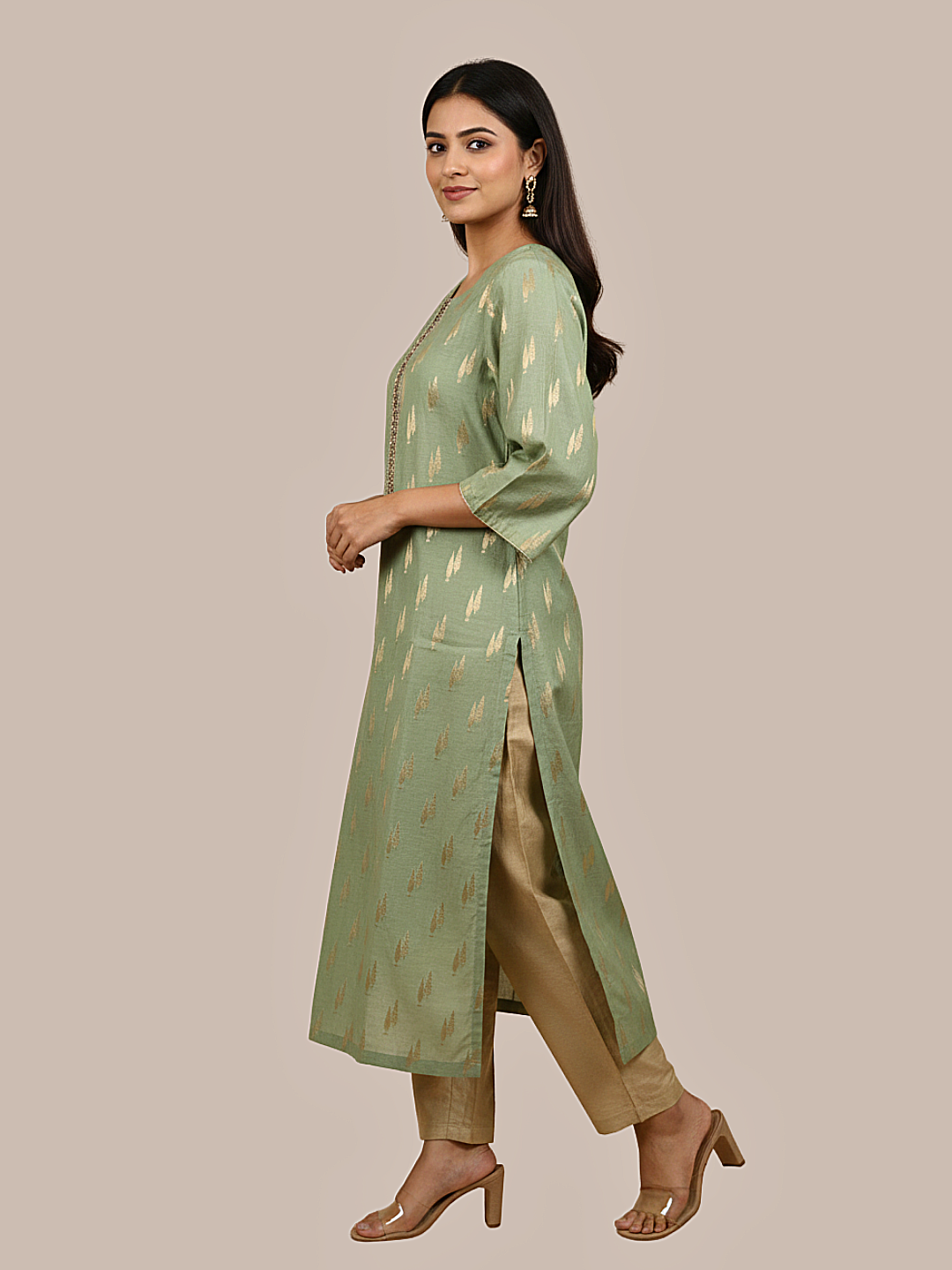 Banarasi zari kurti with lining and fine detailing on neckline