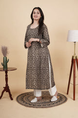 Kritanjali – Handcrafted Cotton Kurta Set